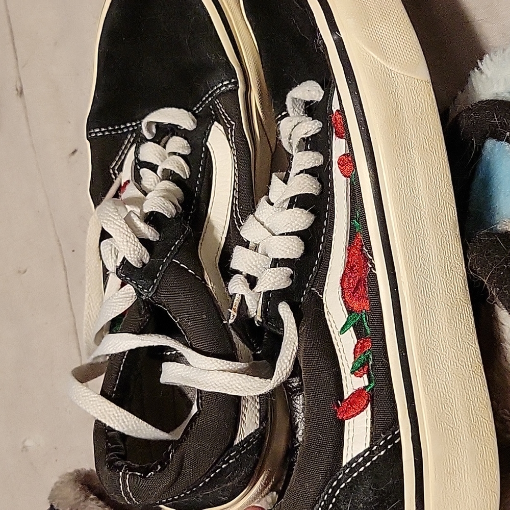 Vans used gently size 7.5 Red Rose - Picture 2 of 3
